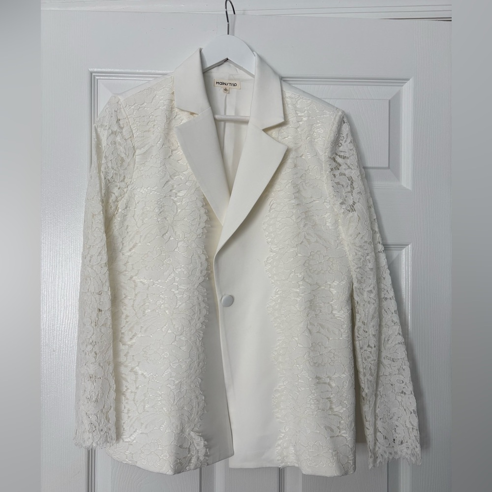 Mainstrip Ivory Lace Blazer – Worn 1x